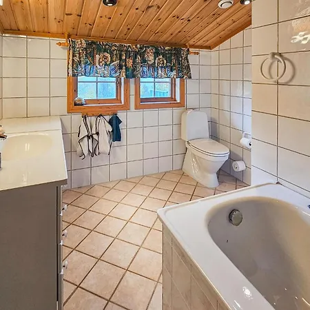 4 Bedroom Gorgeous In 度假居 *
