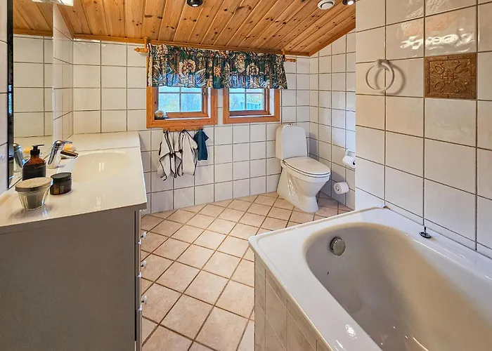 4 Bedroom Gorgeous In Prázdninový dům *